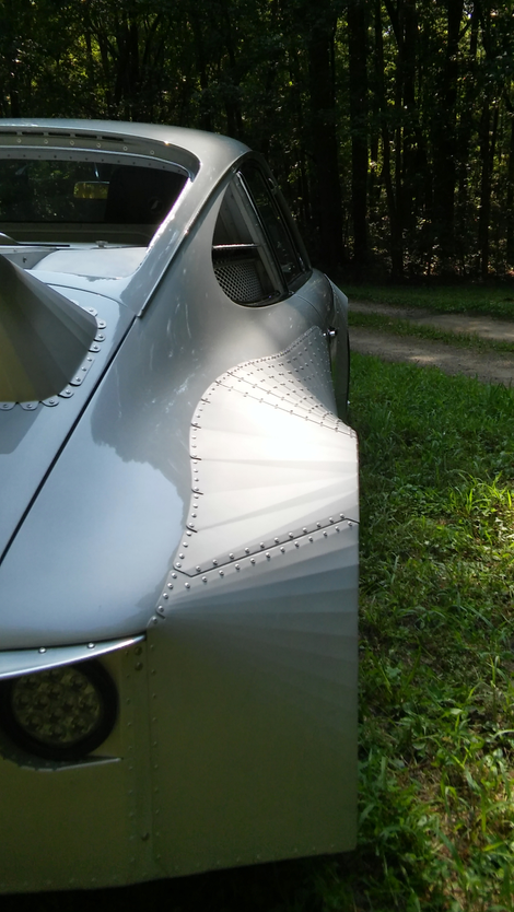 Fender details, finished 912.